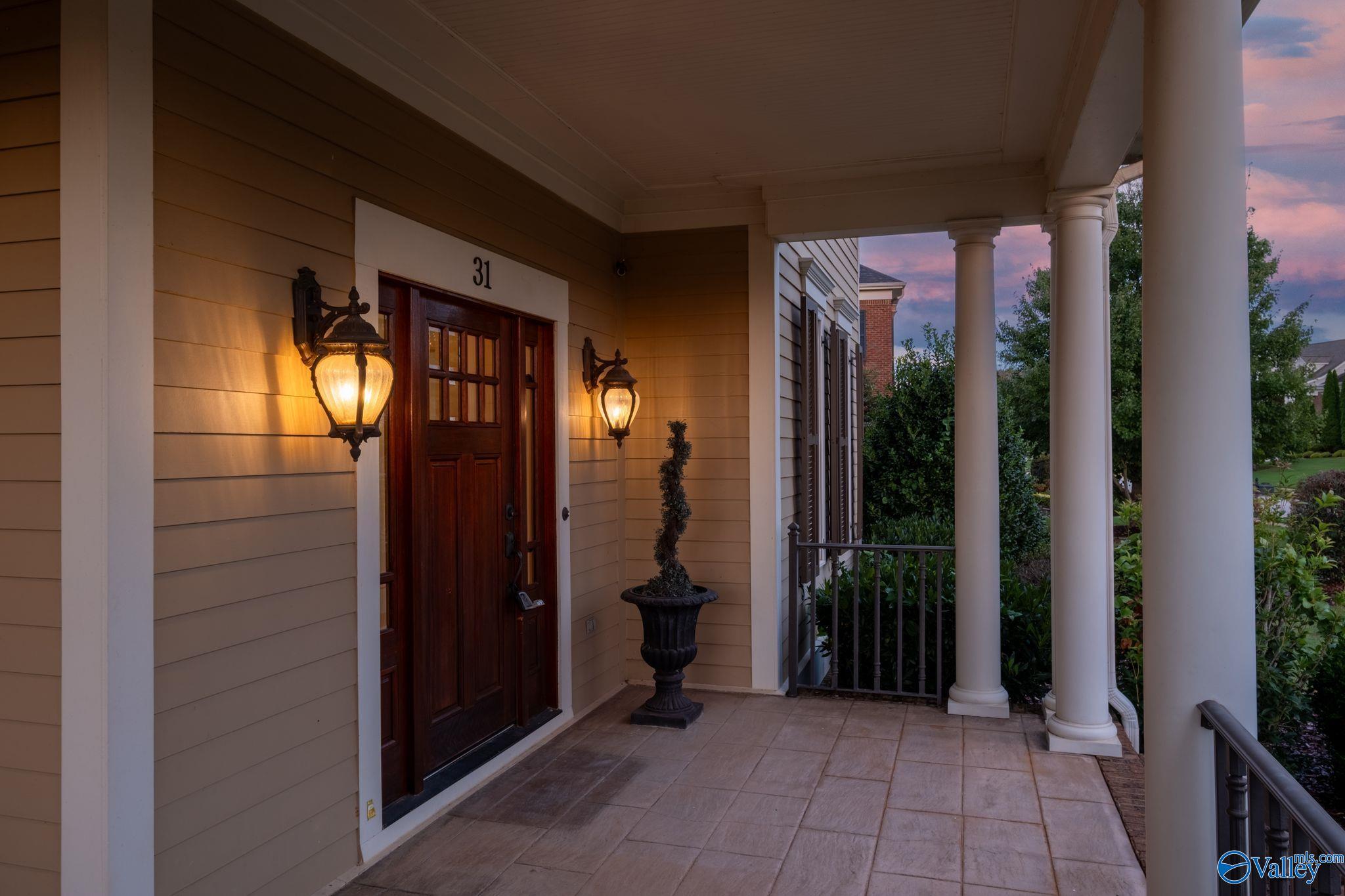 31 Lake Forest Blvd SW