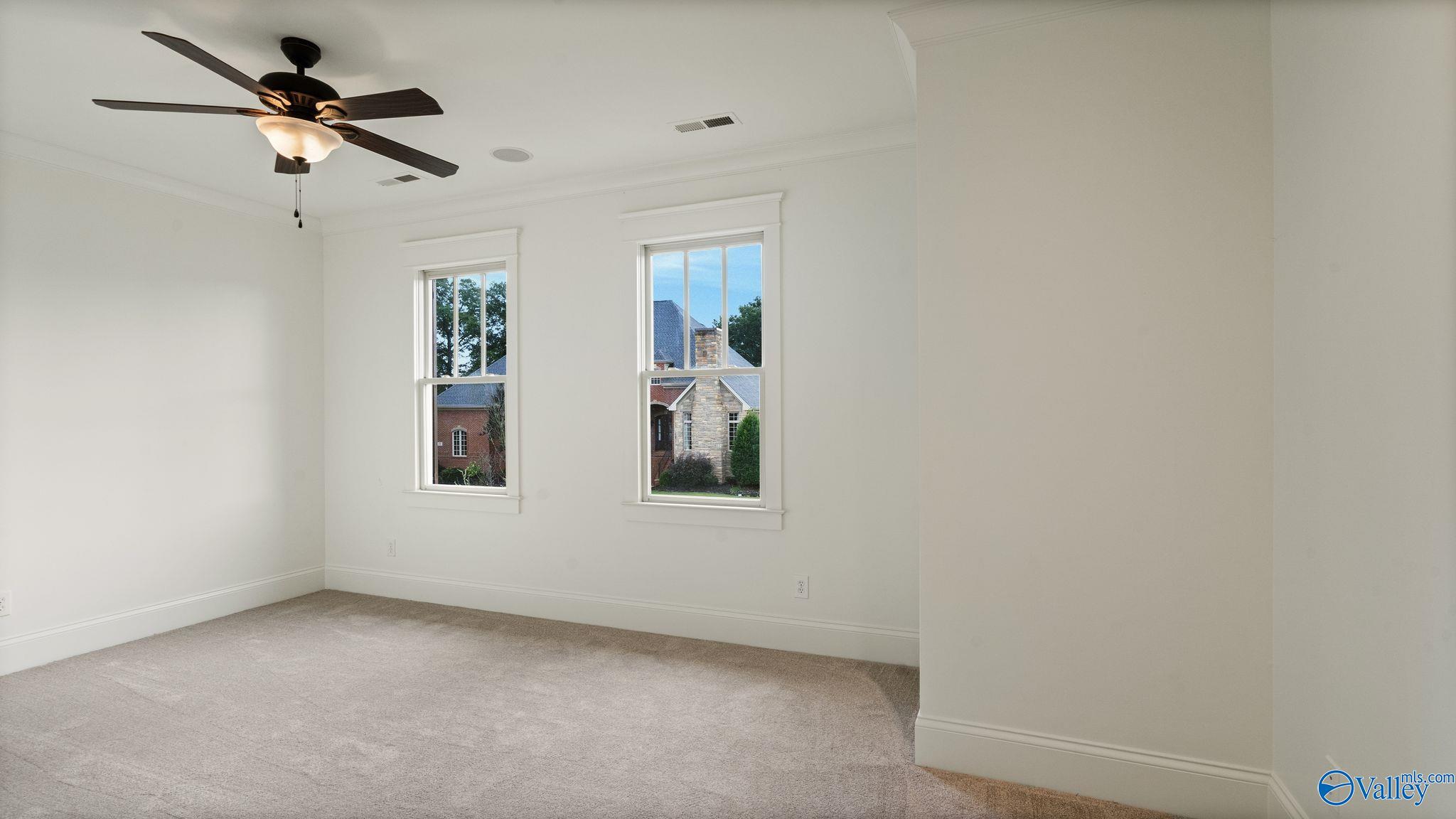 31 Lake Forest Blvd SW