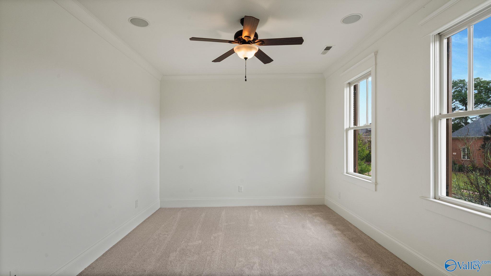 31 Lake Forest Blvd SW