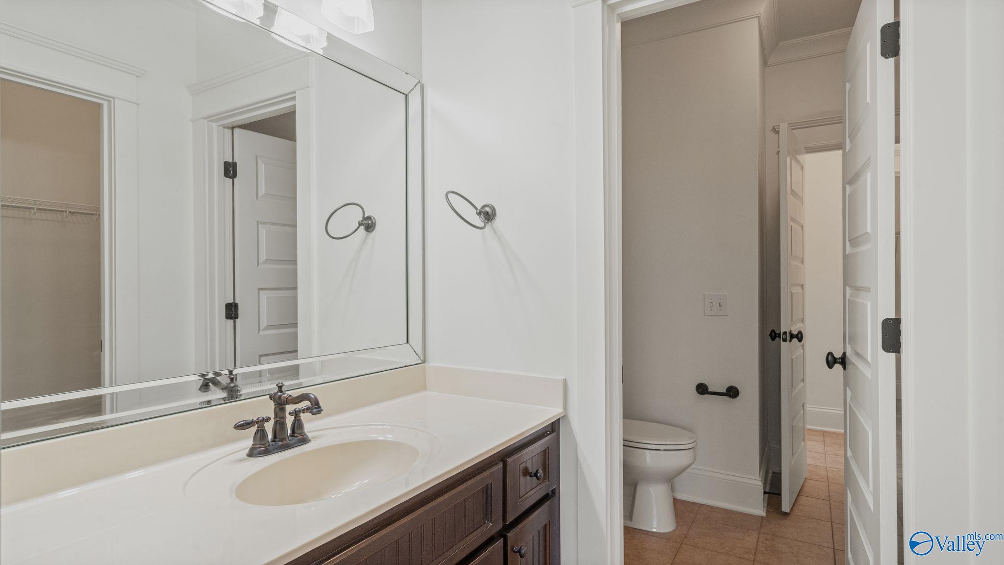 31 Lake Forest Blvd SW