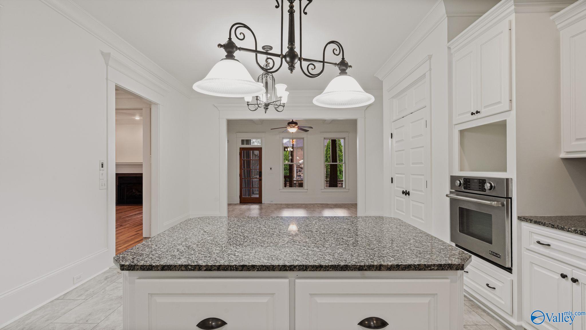 31 Lake Forest Blvd SW