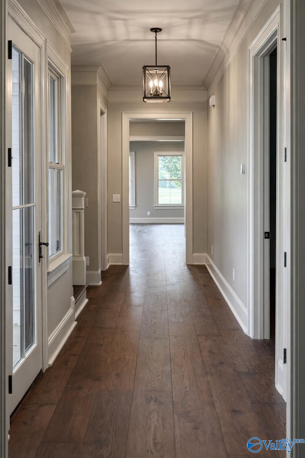 6 Lendon Main Street