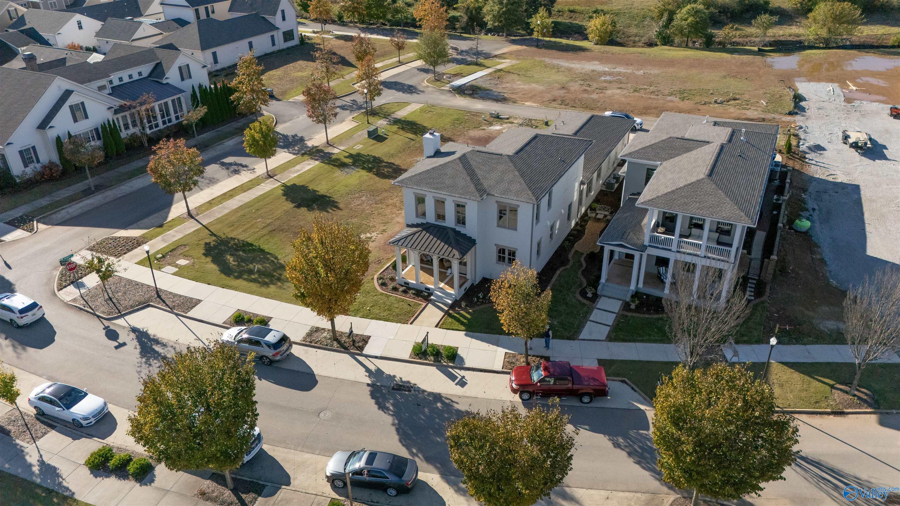 6 Lendon Main Street