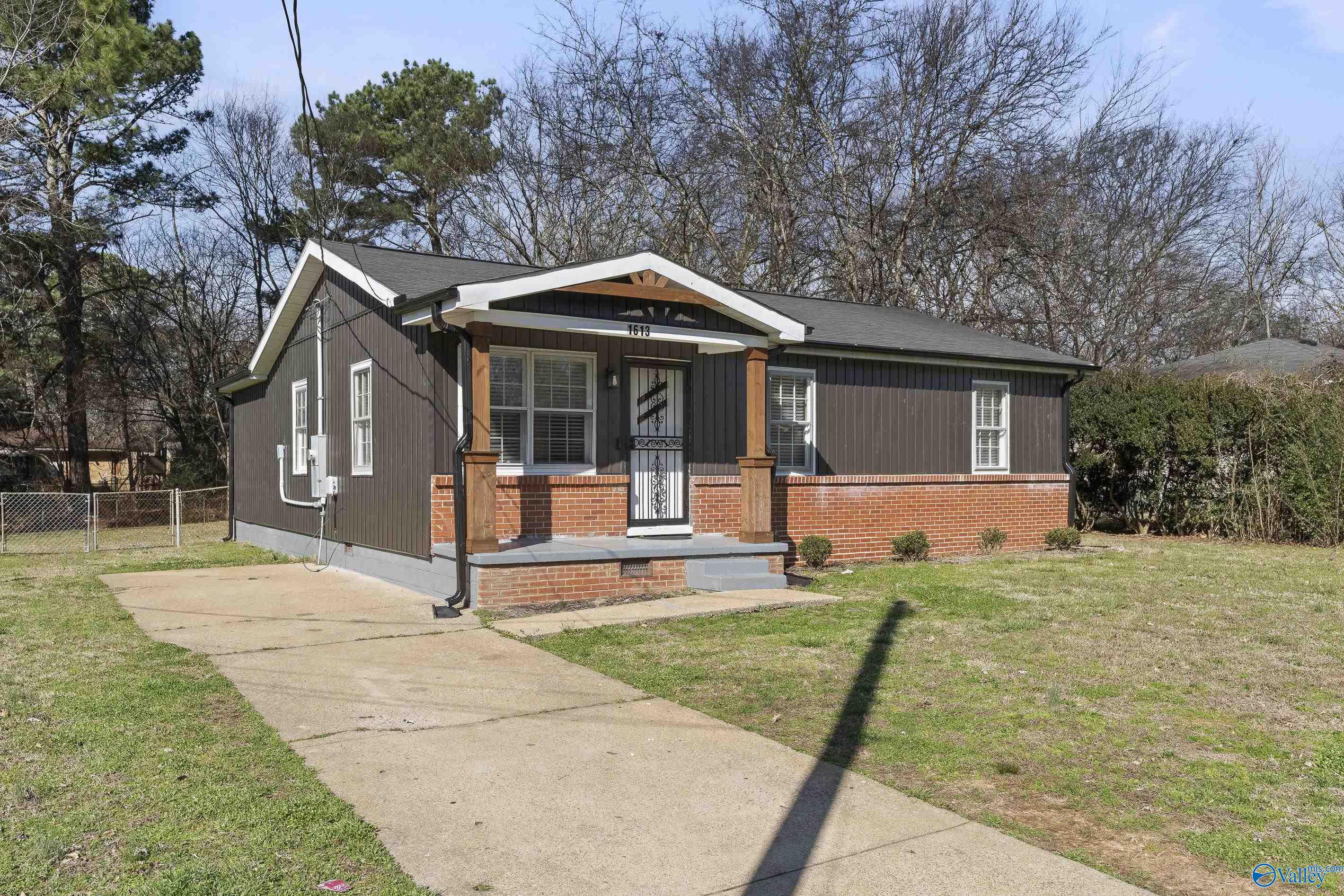 1613 Armstrong Street NW