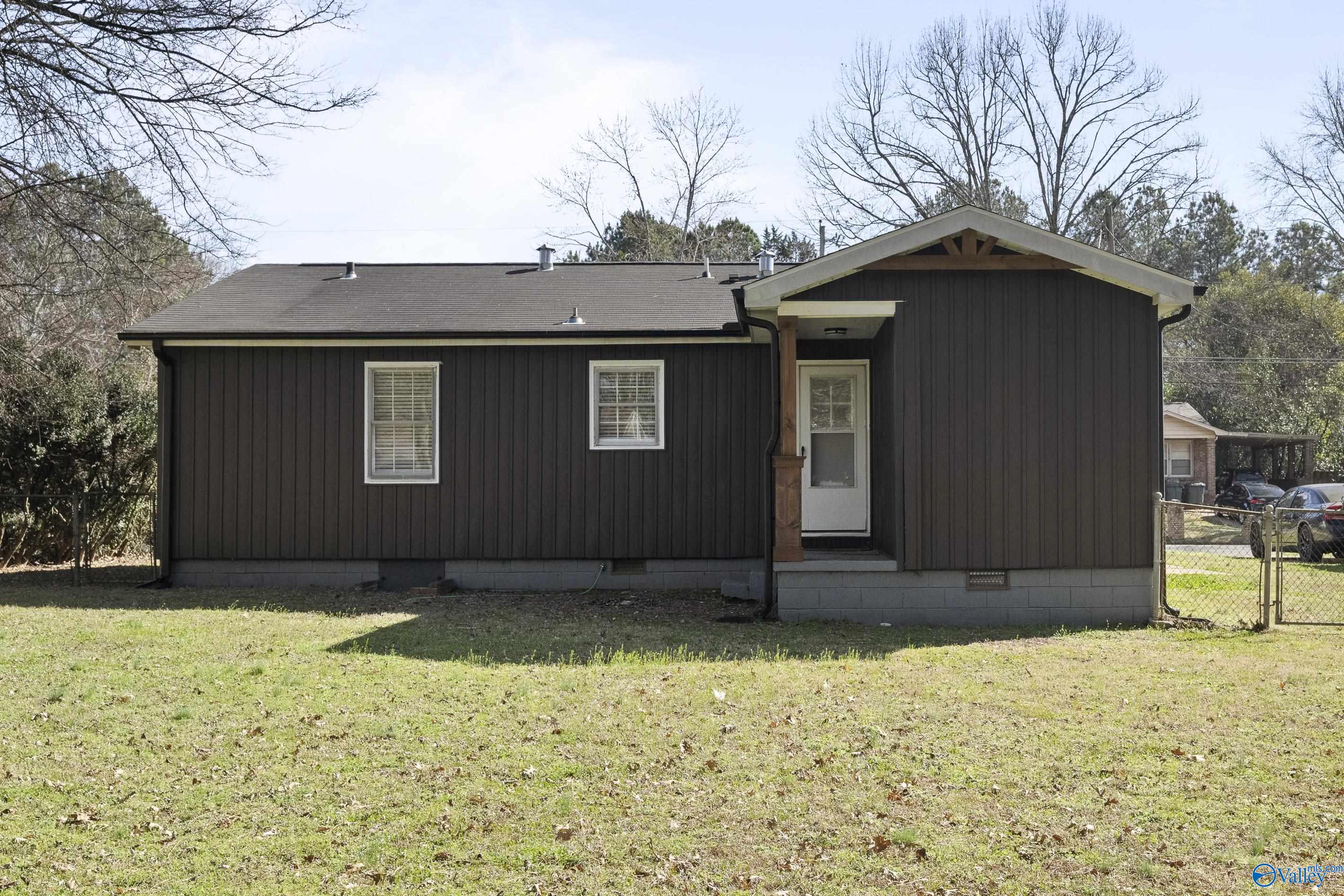 1613 Armstrong Street NW