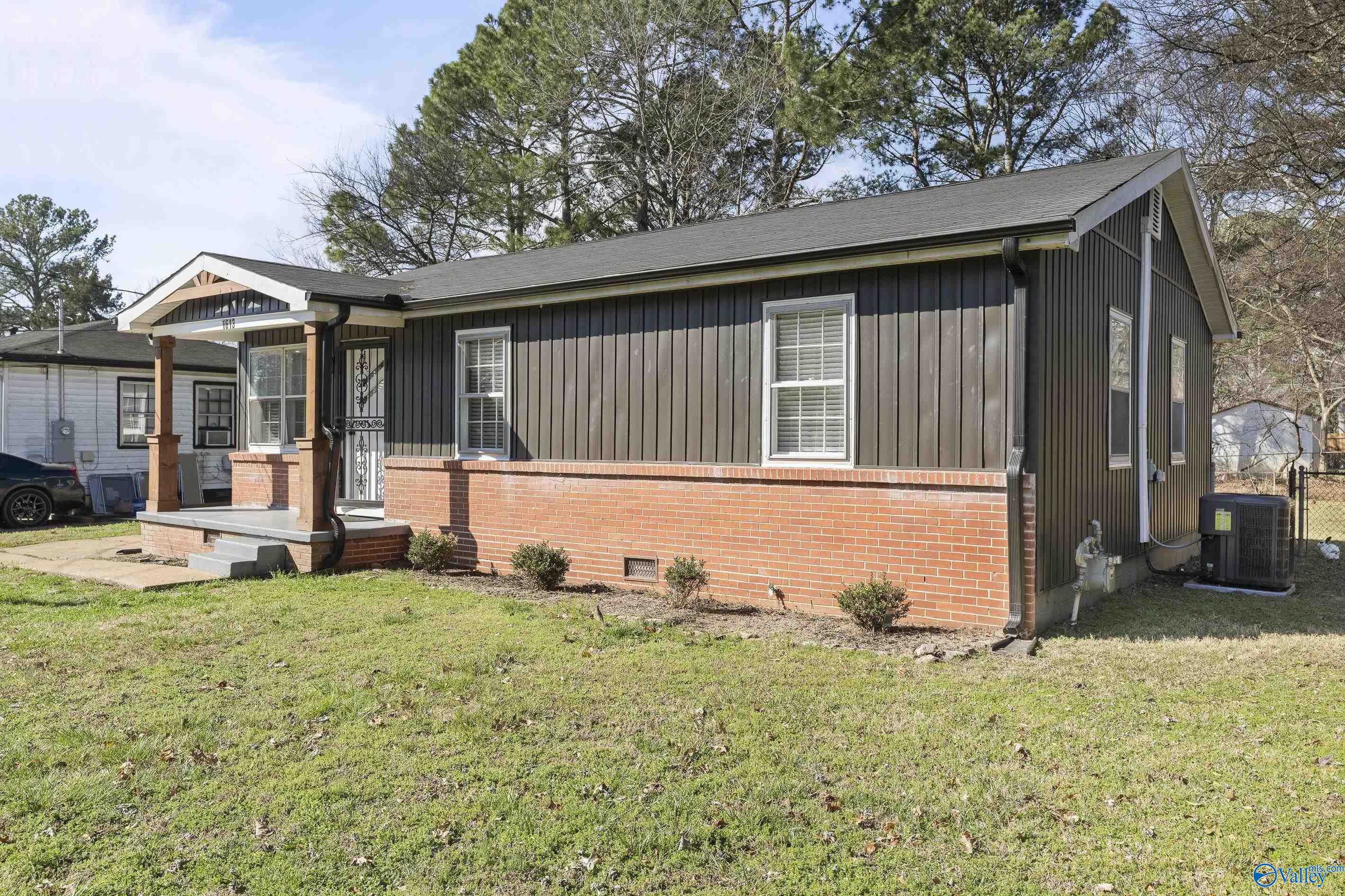 1613 Armstrong Street NW