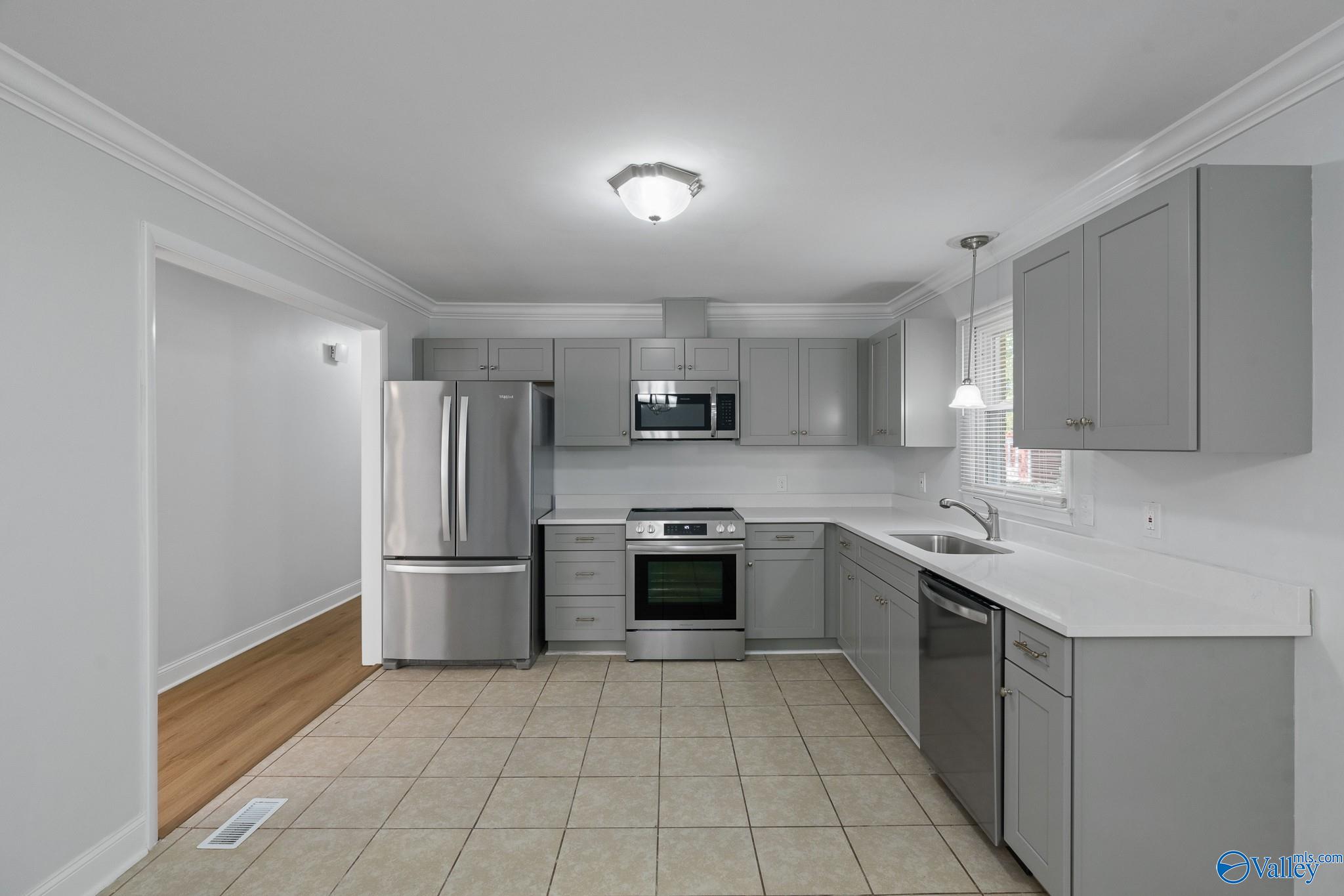 3804 Saturn Drive