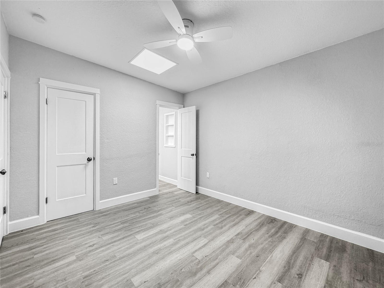 2128 LINDEN RD