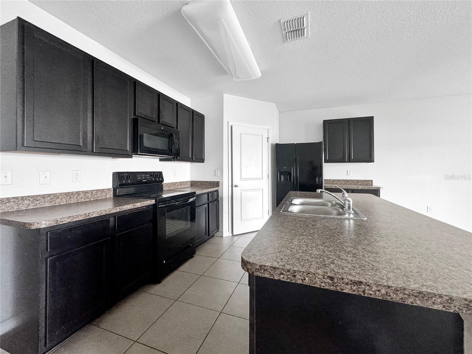 8204 BILSTON VILLAGE LN