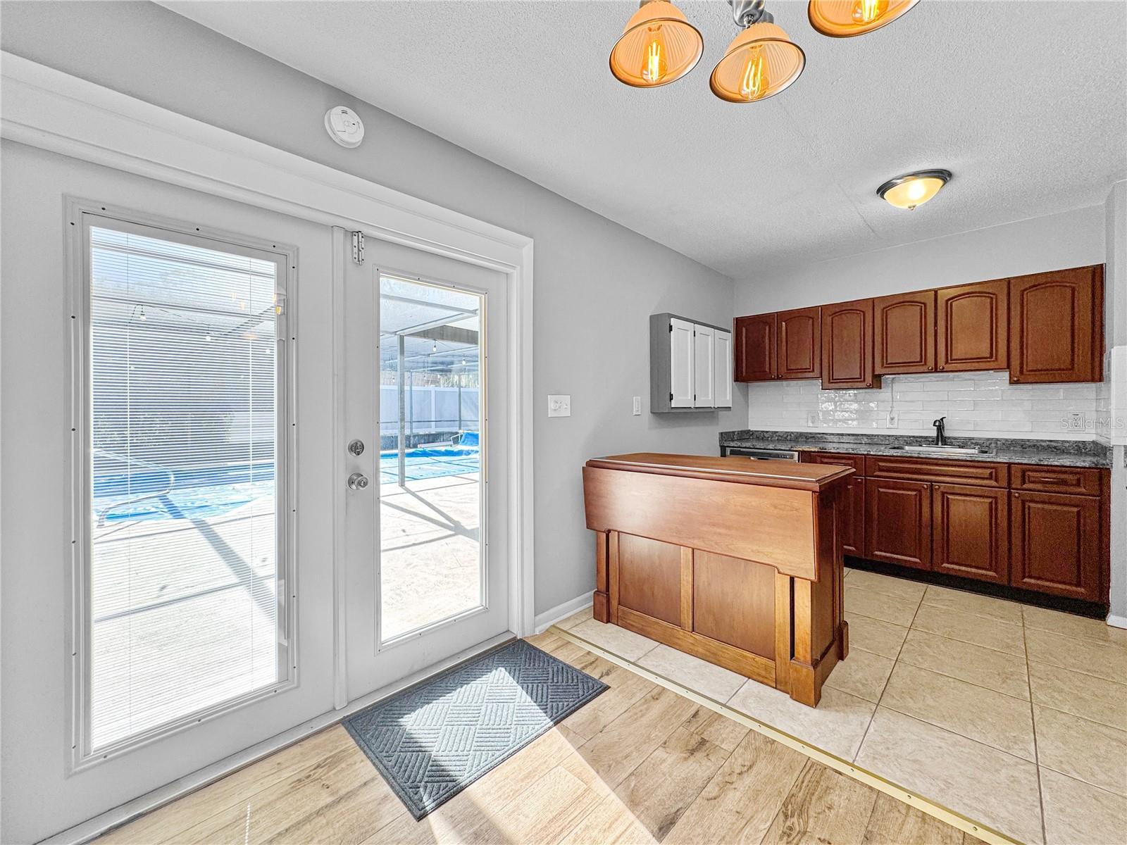 1003 COUNTY ROAD 17A W