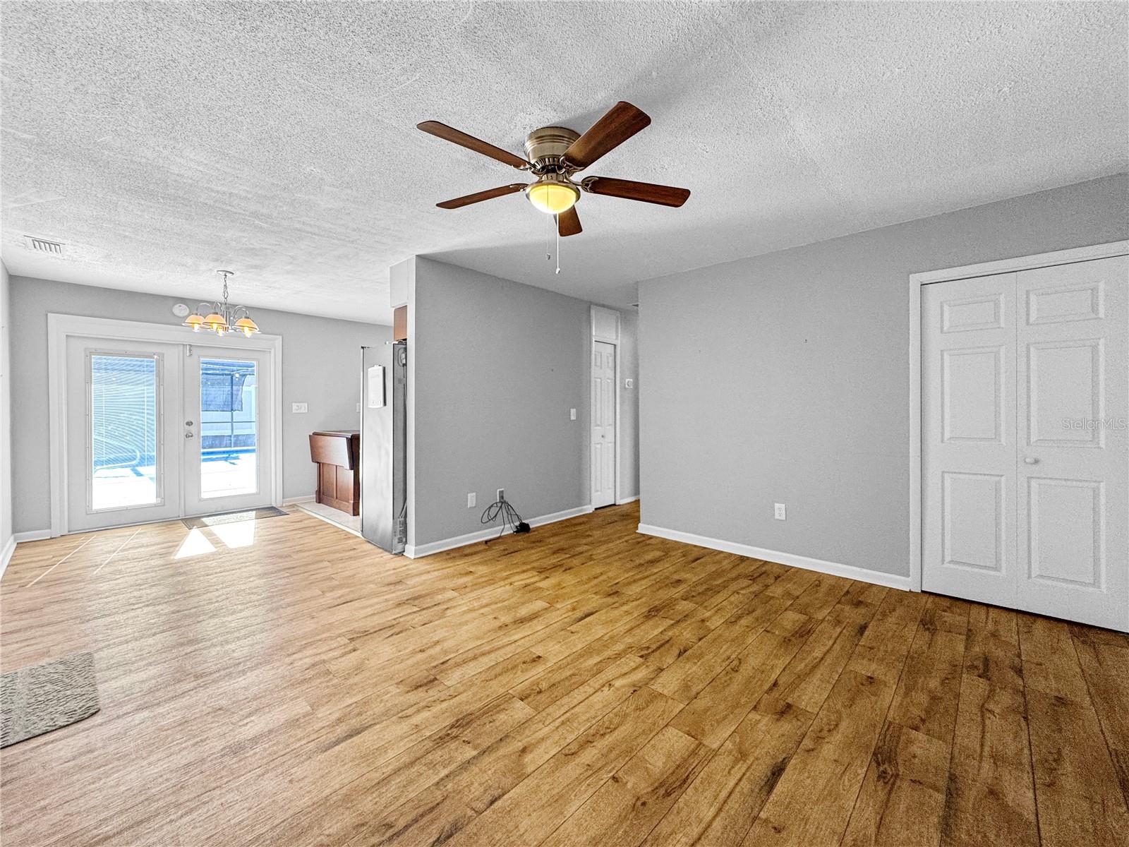 1003 COUNTY ROAD 17A W