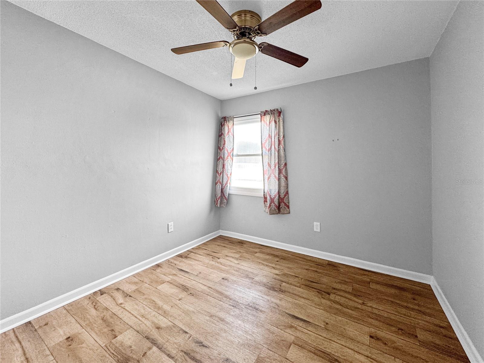 1003 COUNTY ROAD 17A W