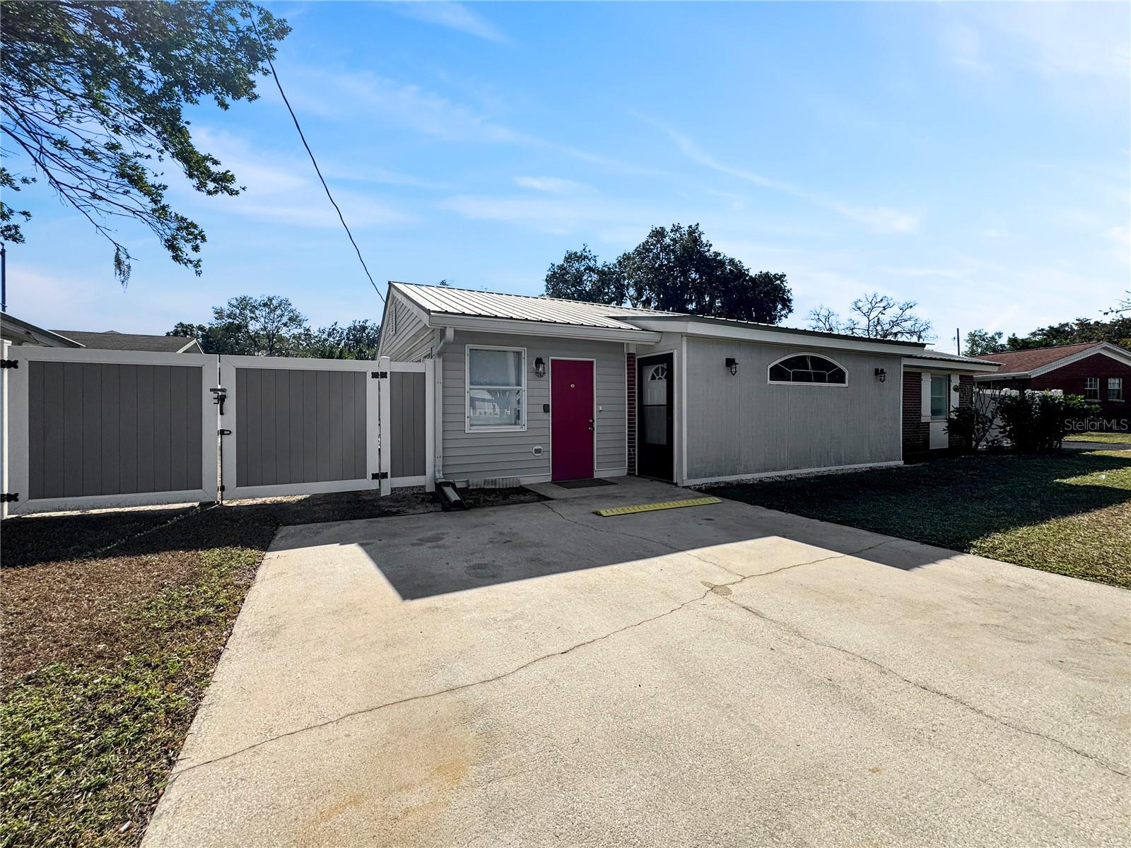 1003 COUNTY ROAD 17A W