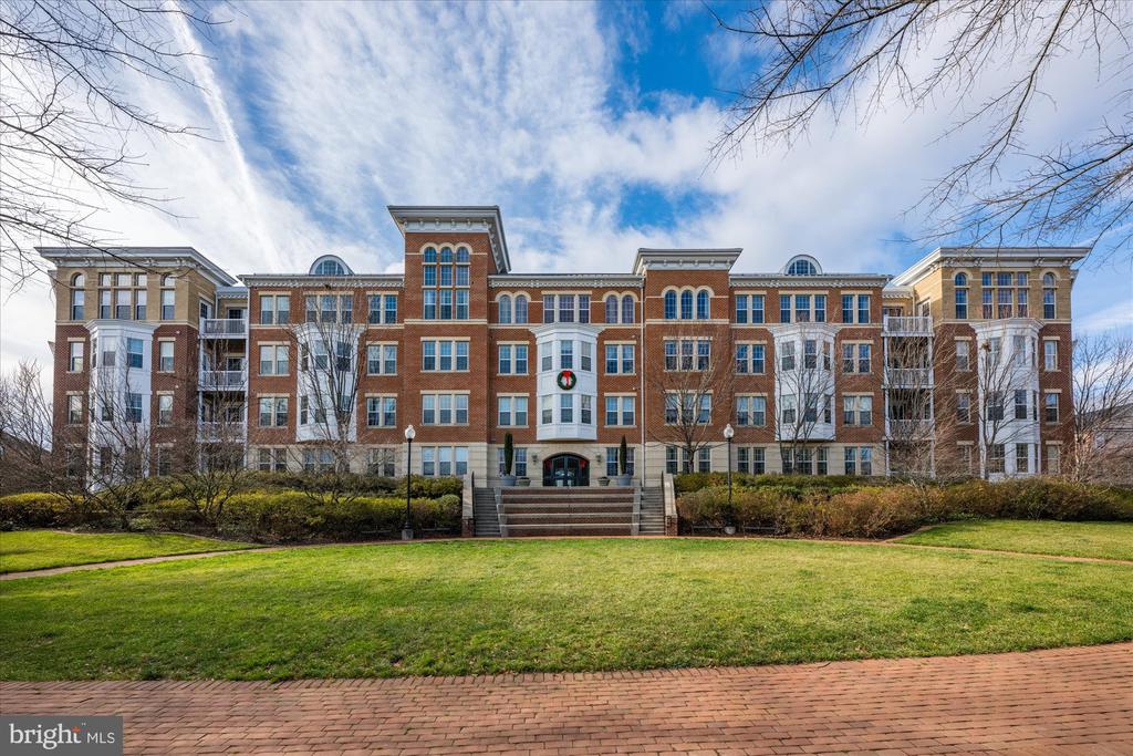 400 Cameron Station Blvd #421