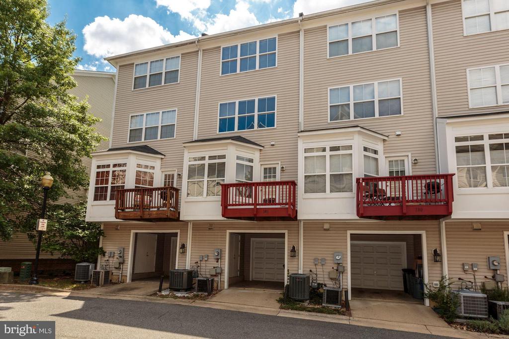 182 Martin Ln