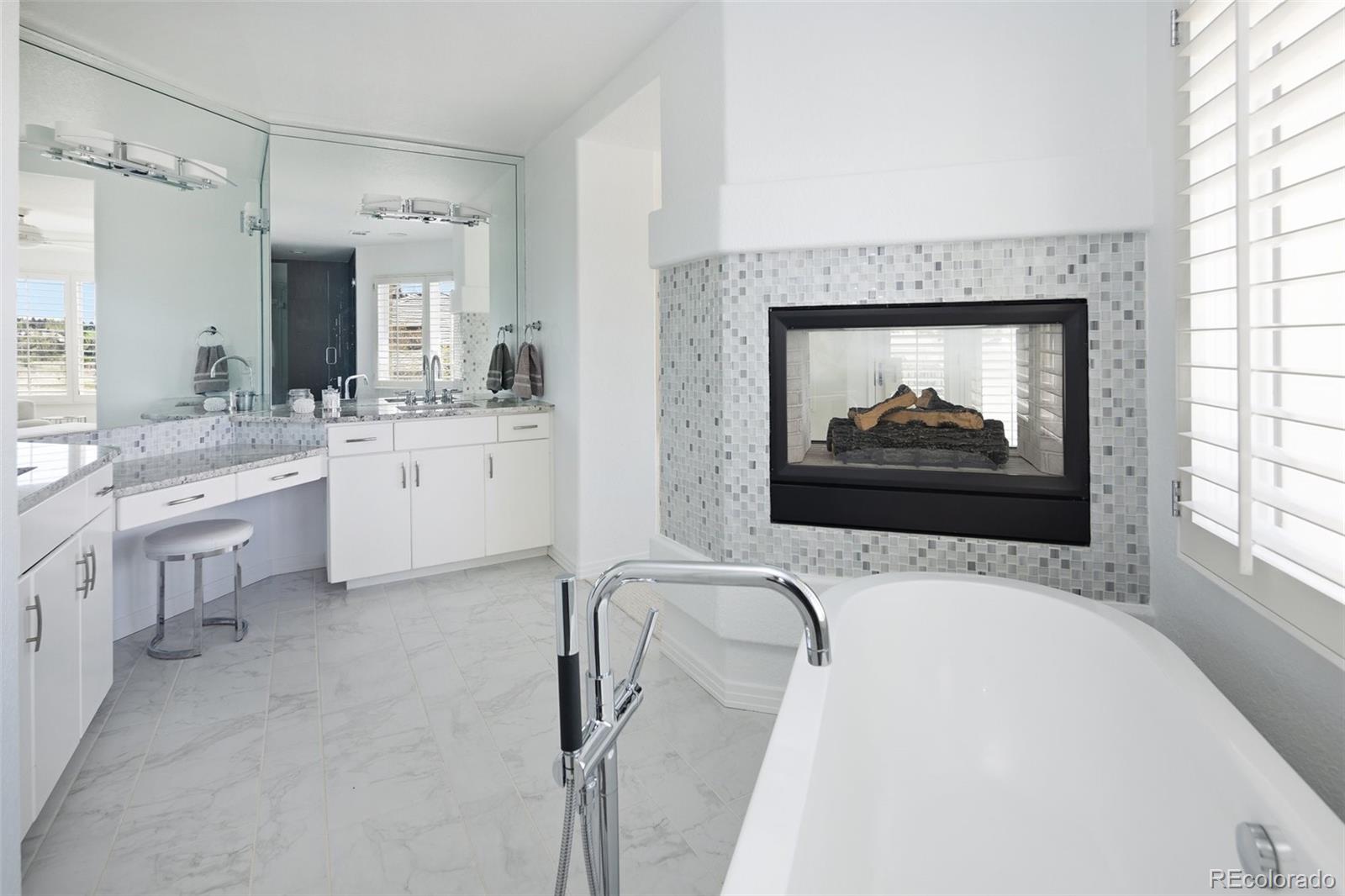 4590 E Perry Parkway