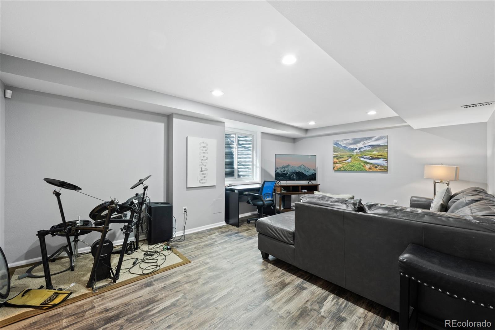 4124 E Hinsdale Circle