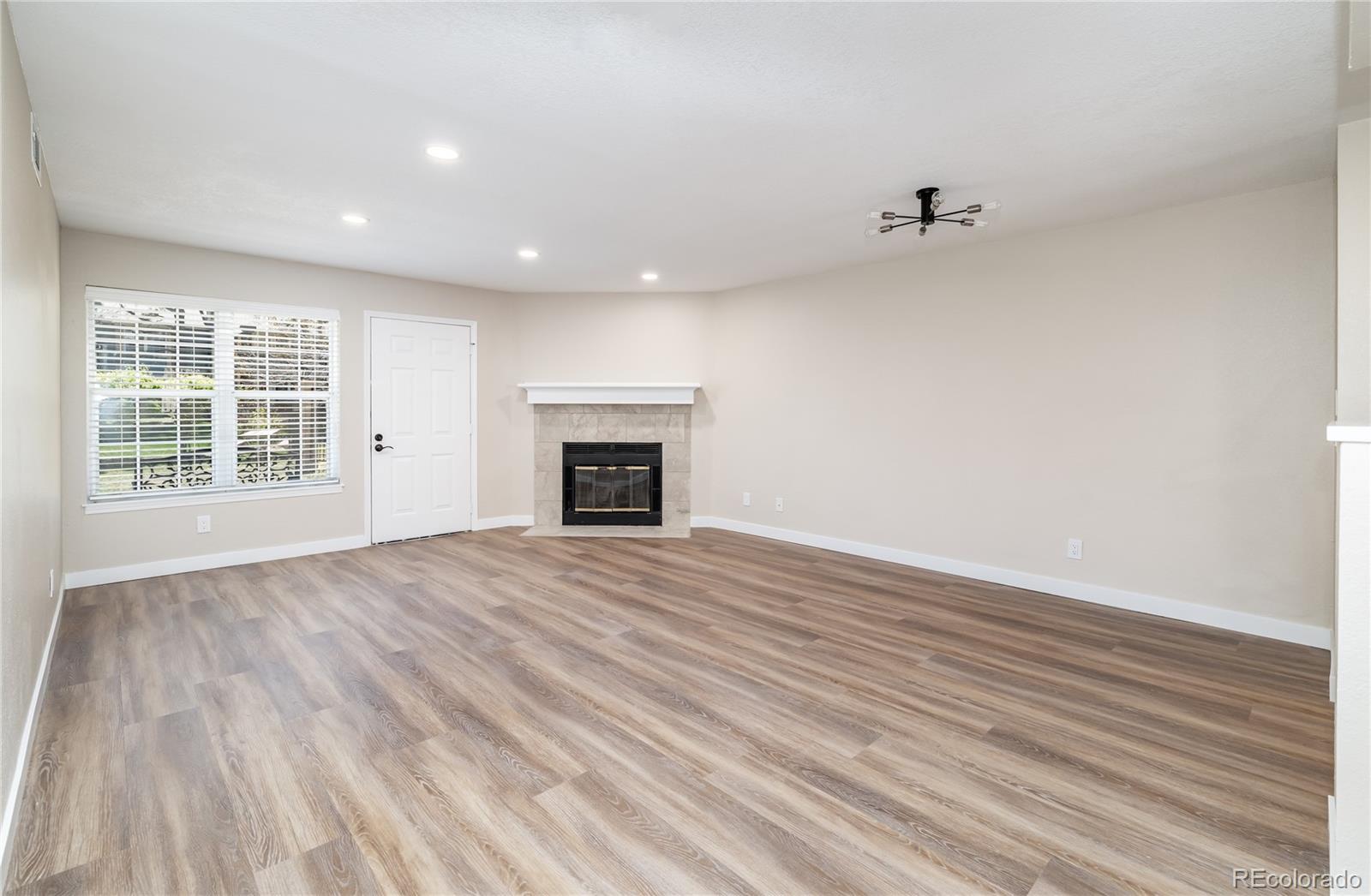 2716 E Otero Place Unit: 6