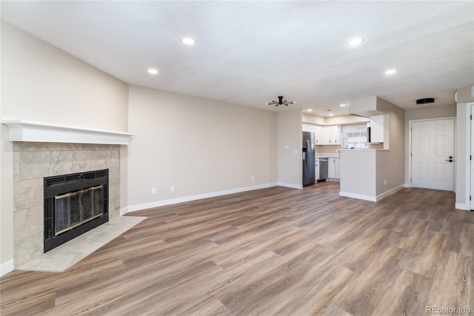 2716 E Otero Place Unit: 6