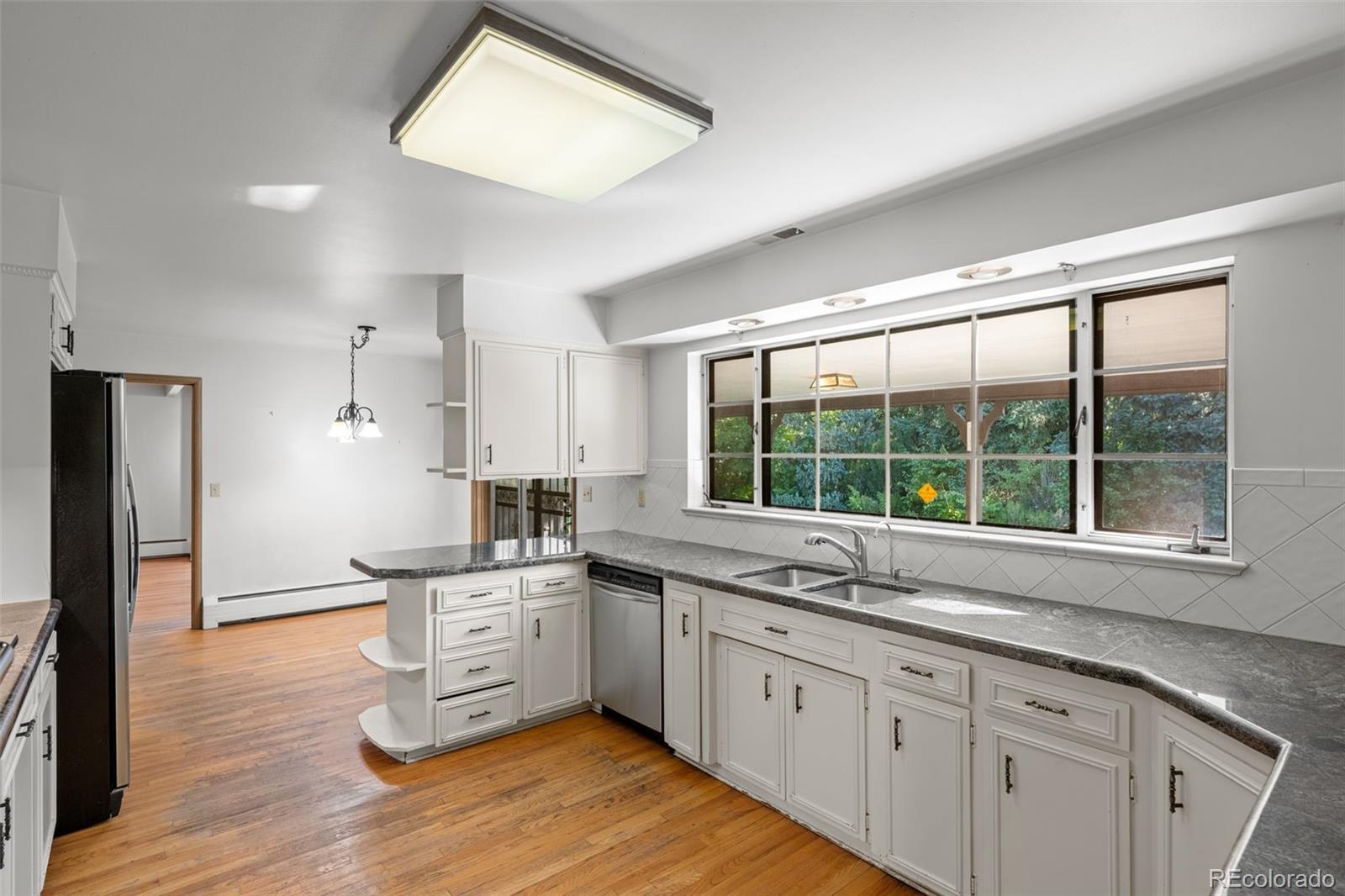 3920 S Clermont Street