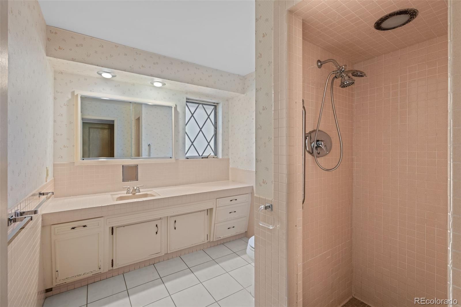 3920 S Clermont Street