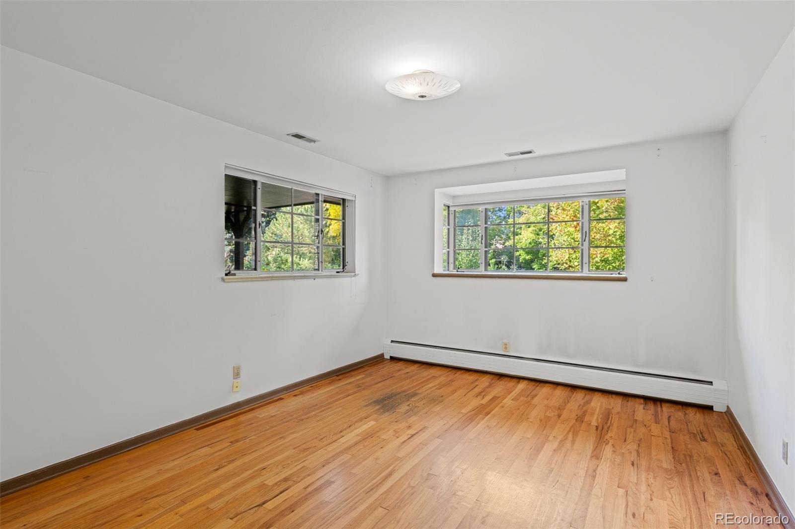 3920 S Clermont Street