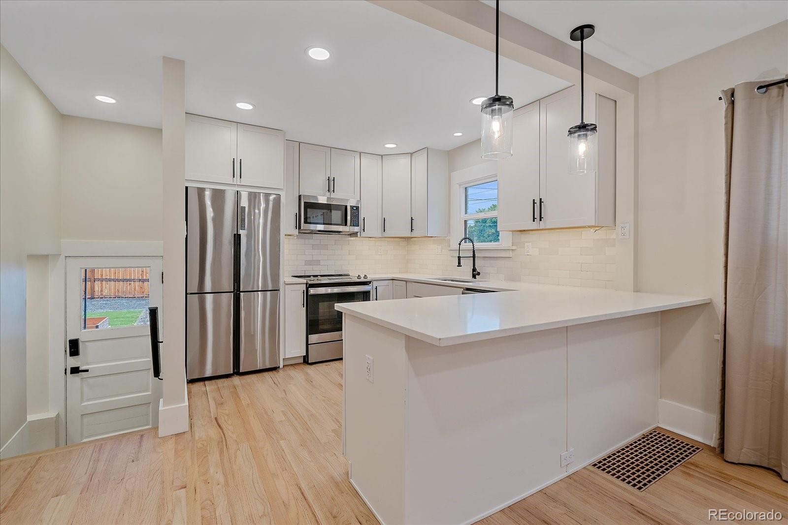 2082 S Lincoln Street