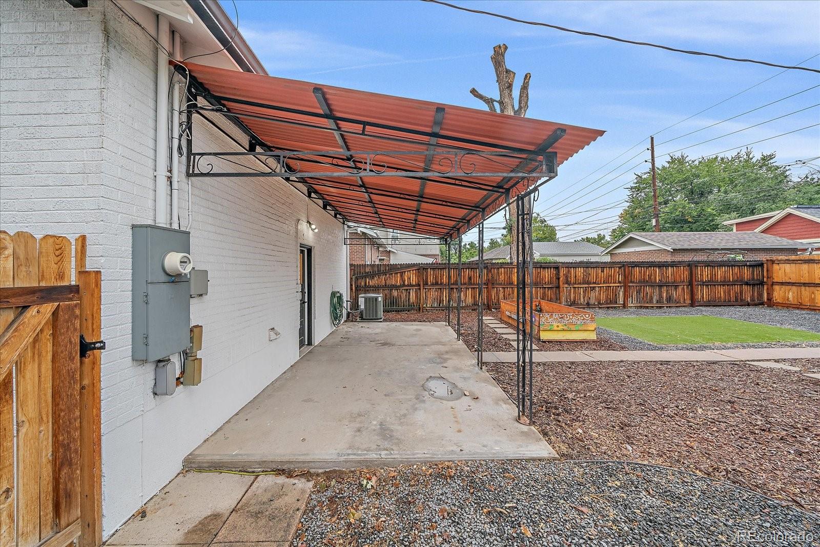 2082 S Lincoln Street