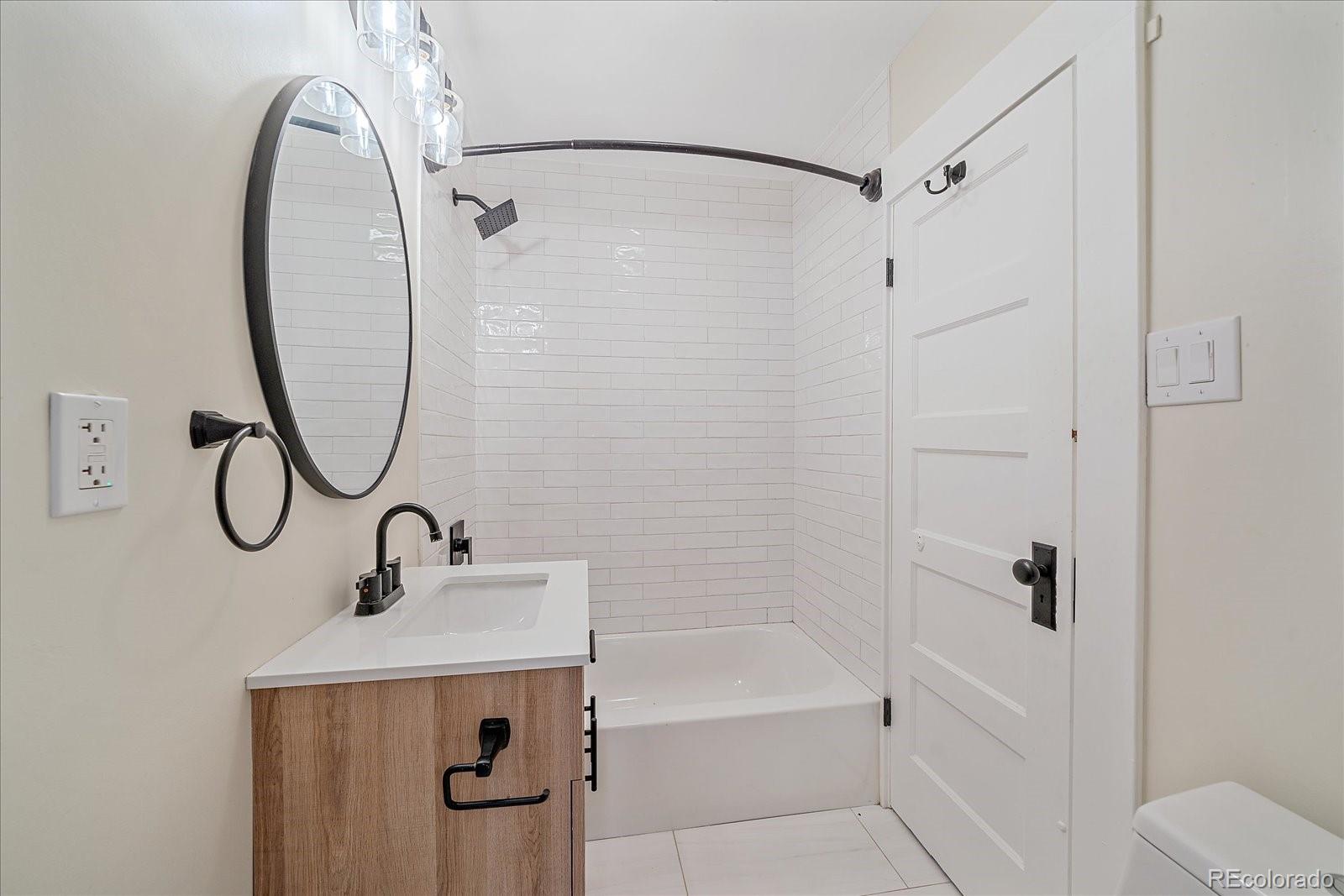 2082 S Lincoln Street