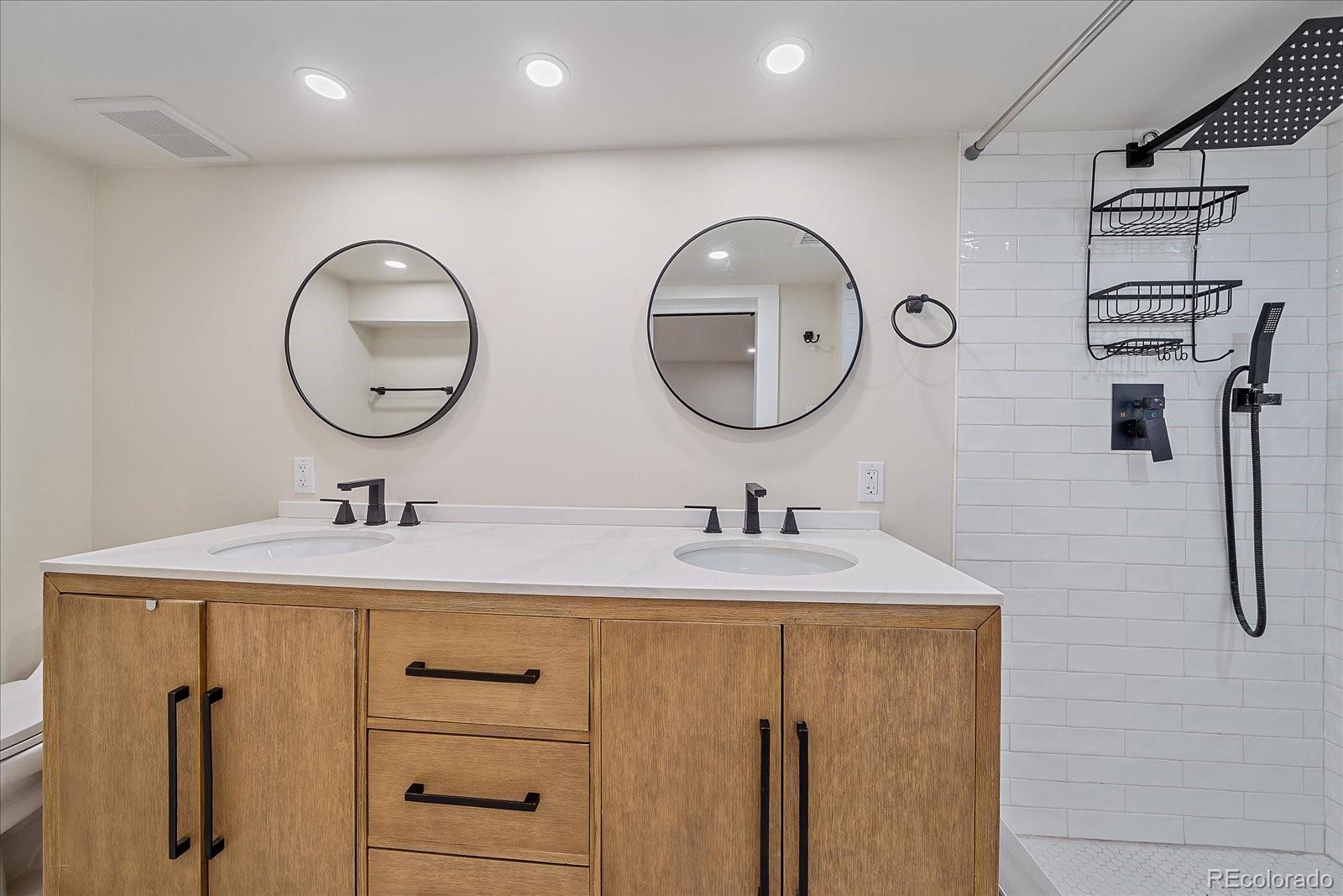 2082 S Lincoln Street