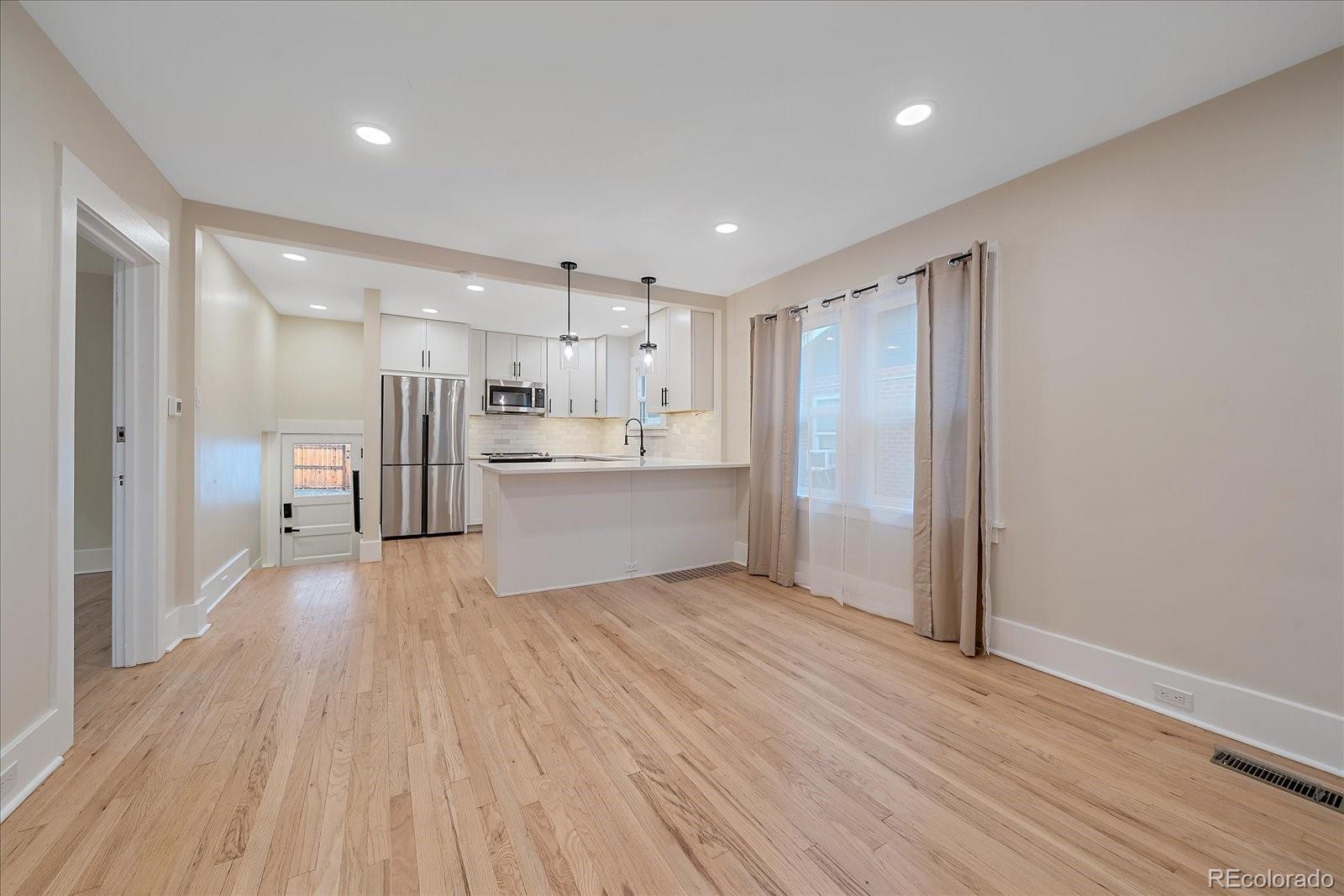 2082 S Lincoln Street