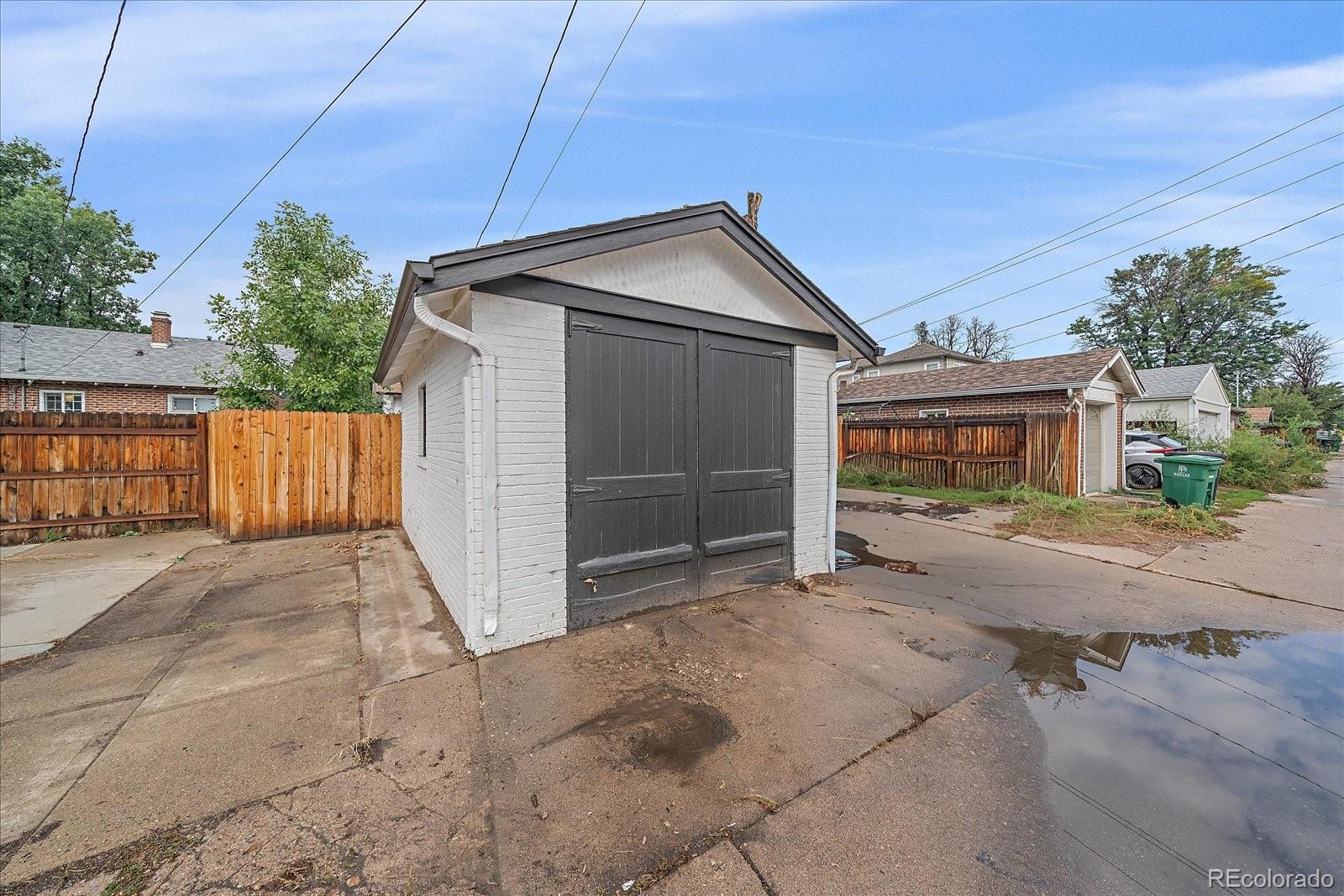 2082 S Lincoln Street