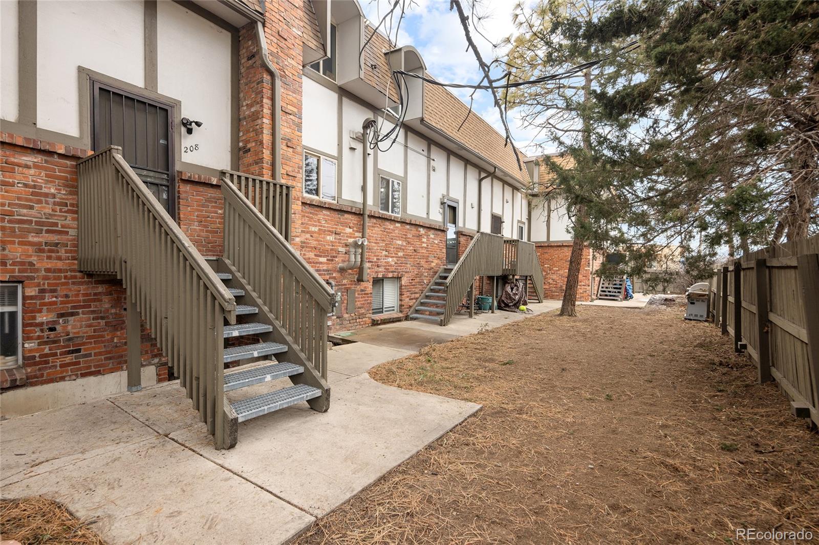 2700 S Holly Street Unit: 208