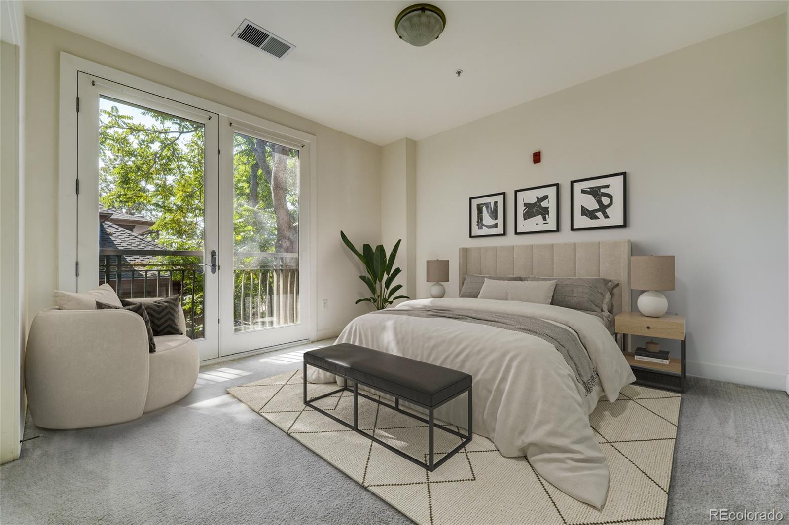 1631 N Emerson Street Unit: 301