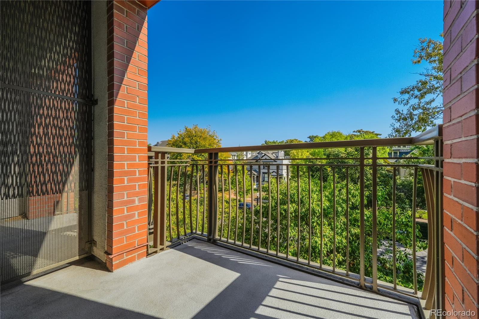 1631 N Emerson Street Unit: 301