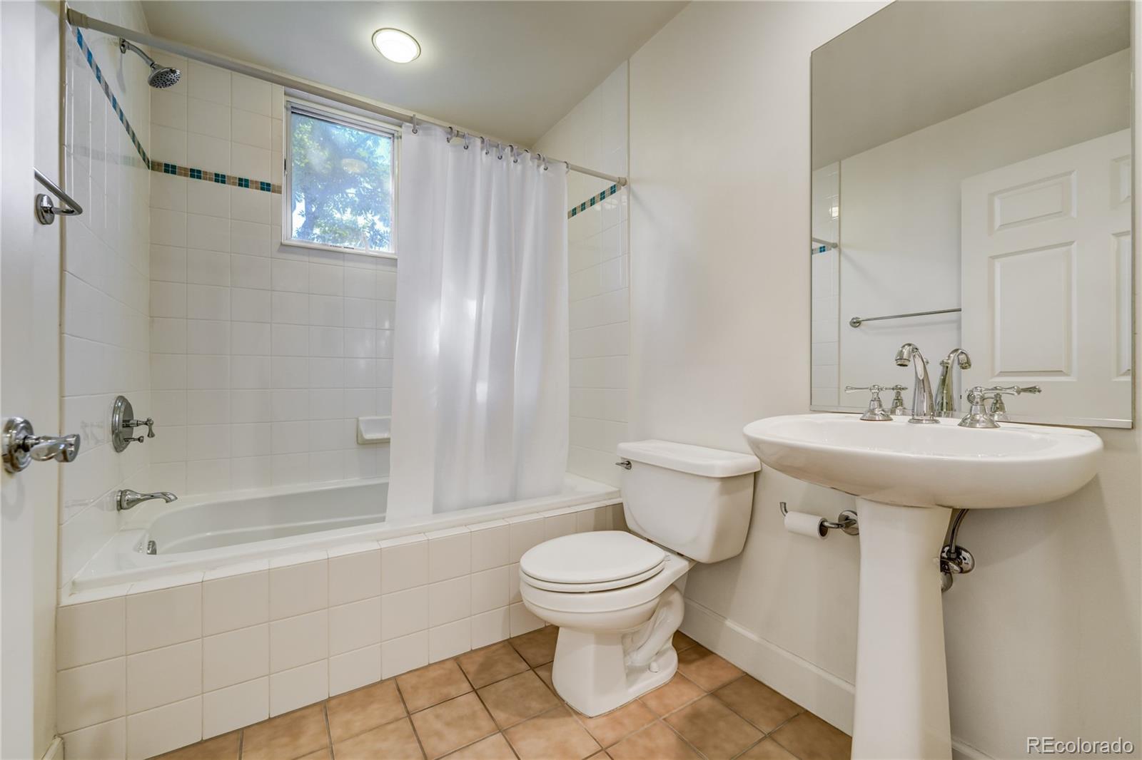 1631 N Emerson Street Unit: 301