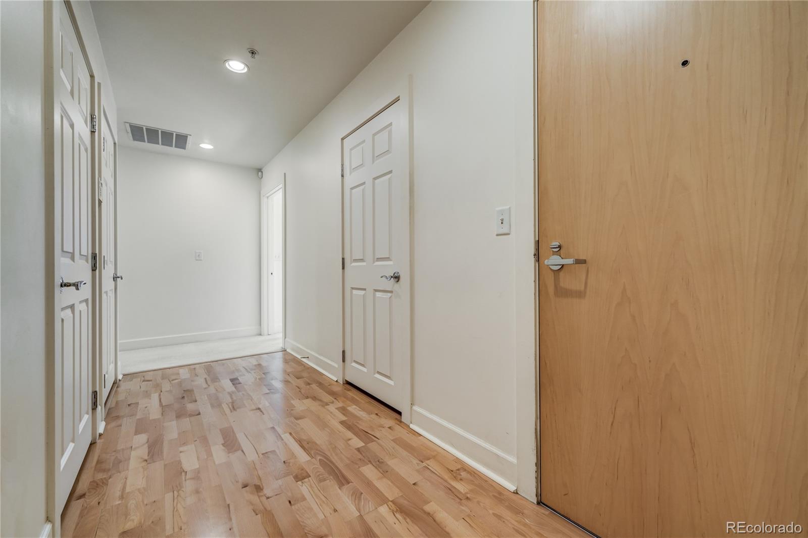 1631 N Emerson Street Unit: 301