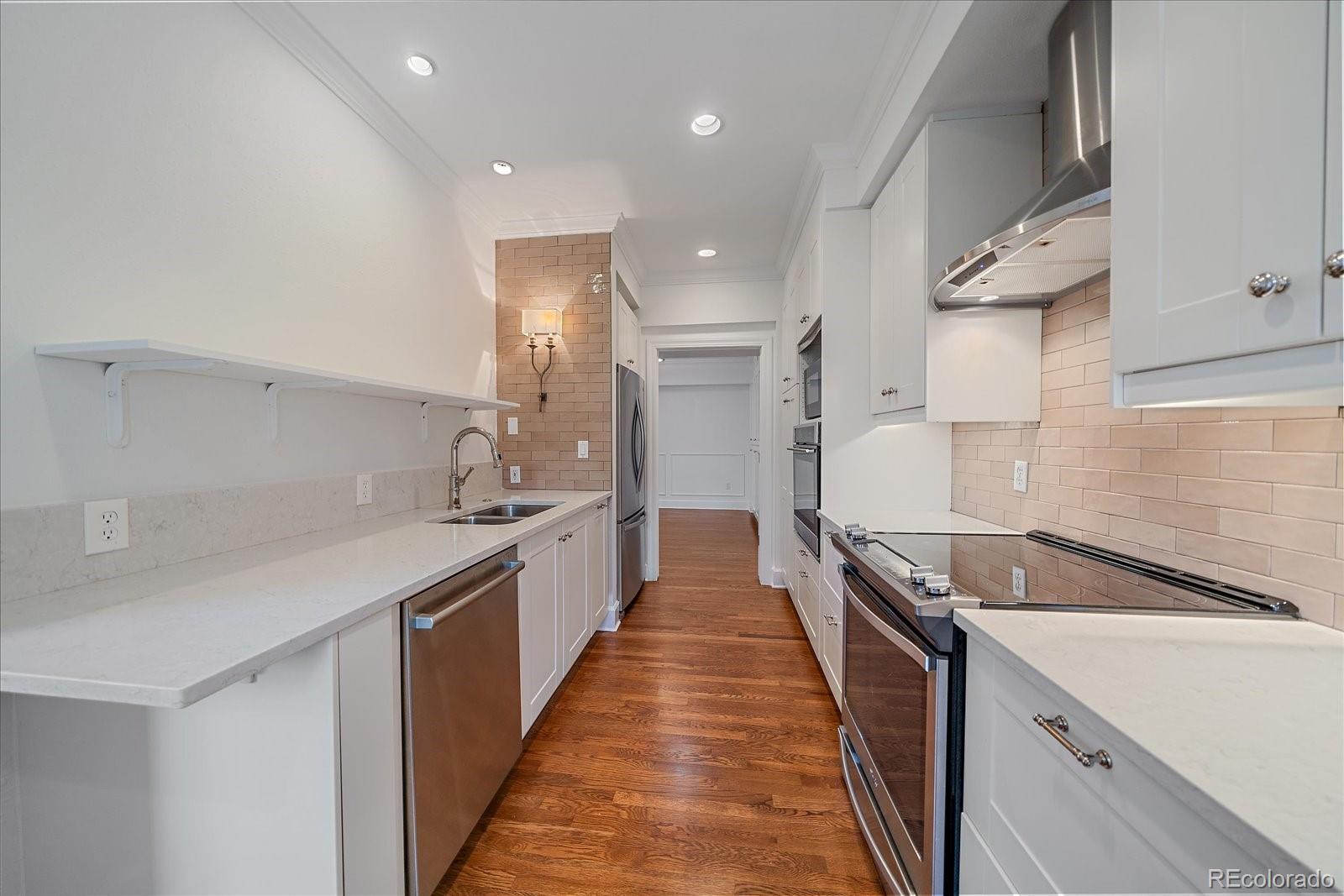 300 Hudson Street Unit: 203