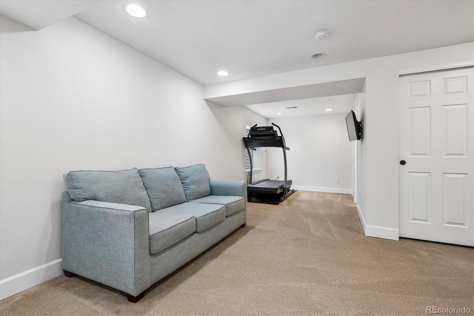 9452 Garden Court