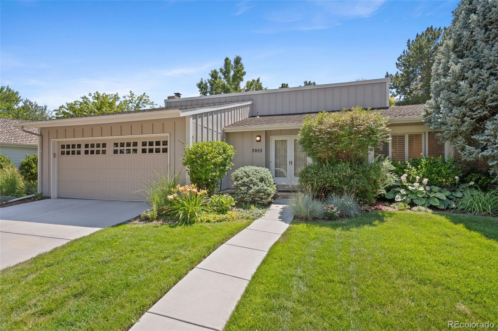 7053 S Oneida Circle