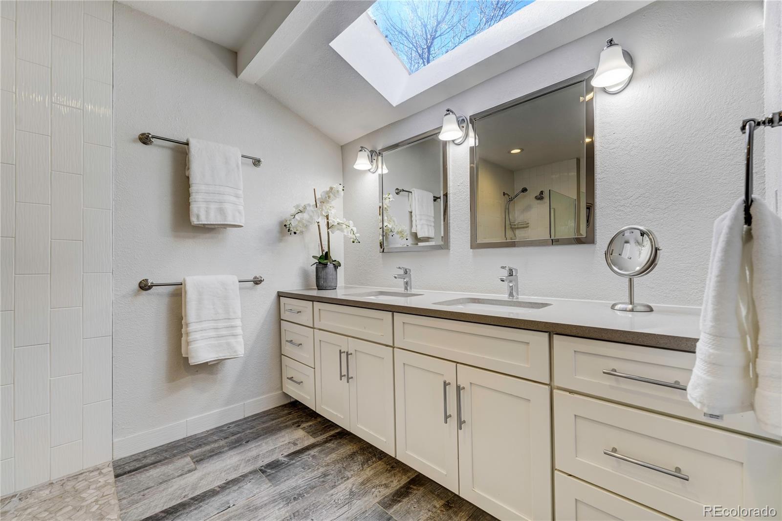 10674 E Powers Drive