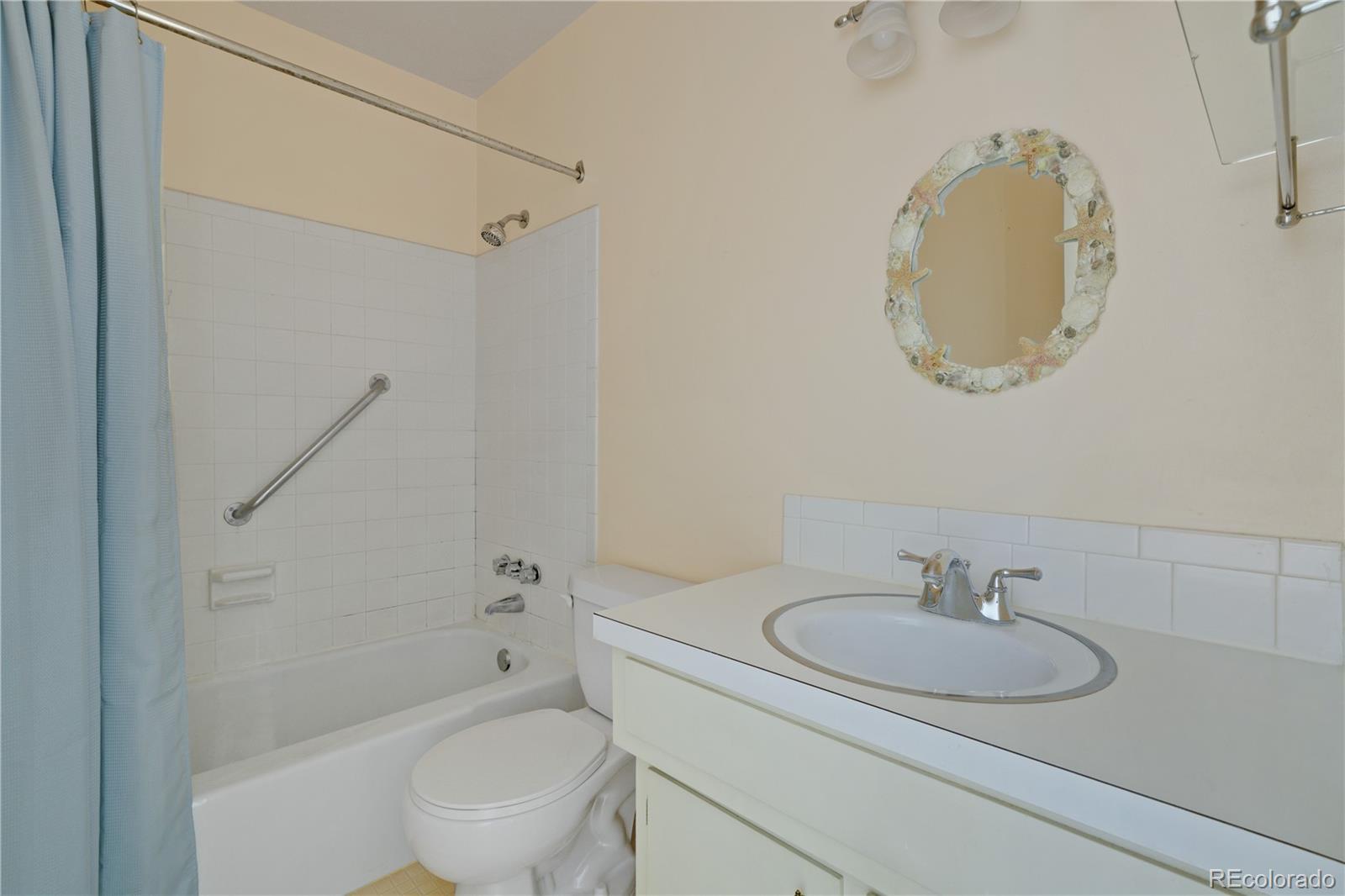 6152 S Kearney Street