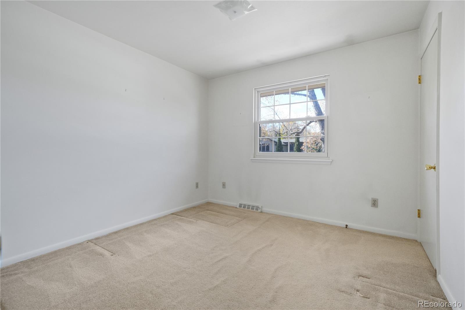 6152 S Kearney Street