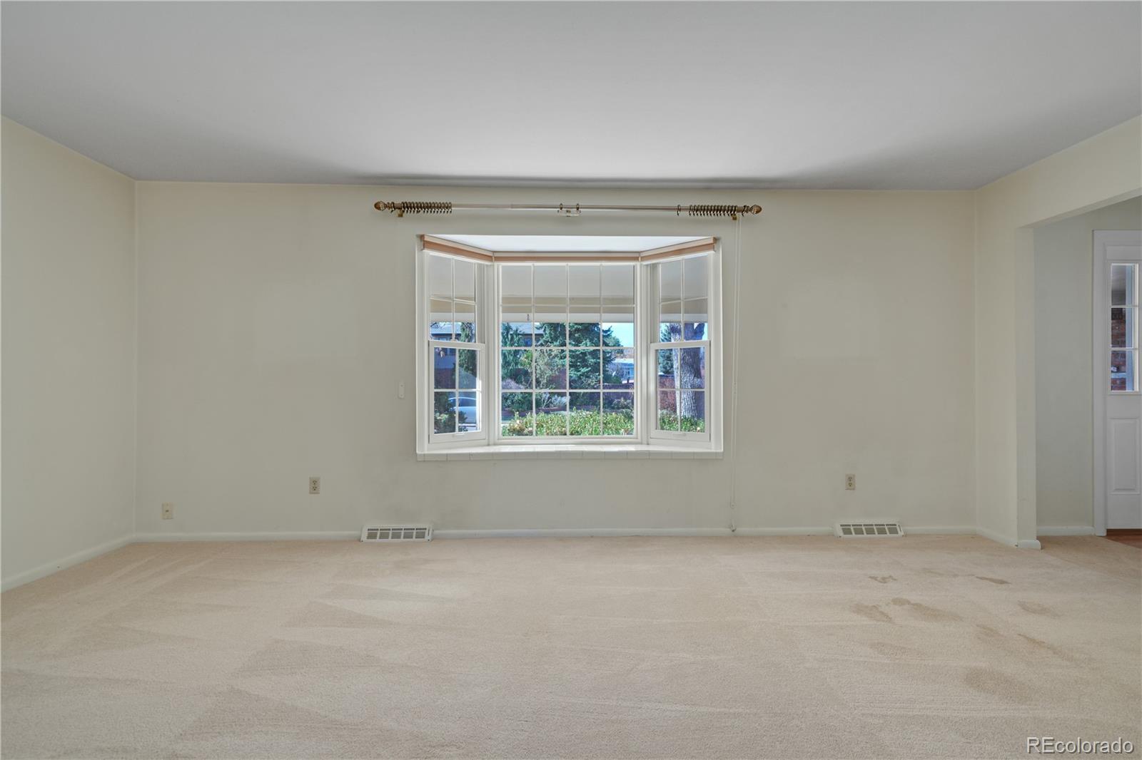 6152 S Kearney Street