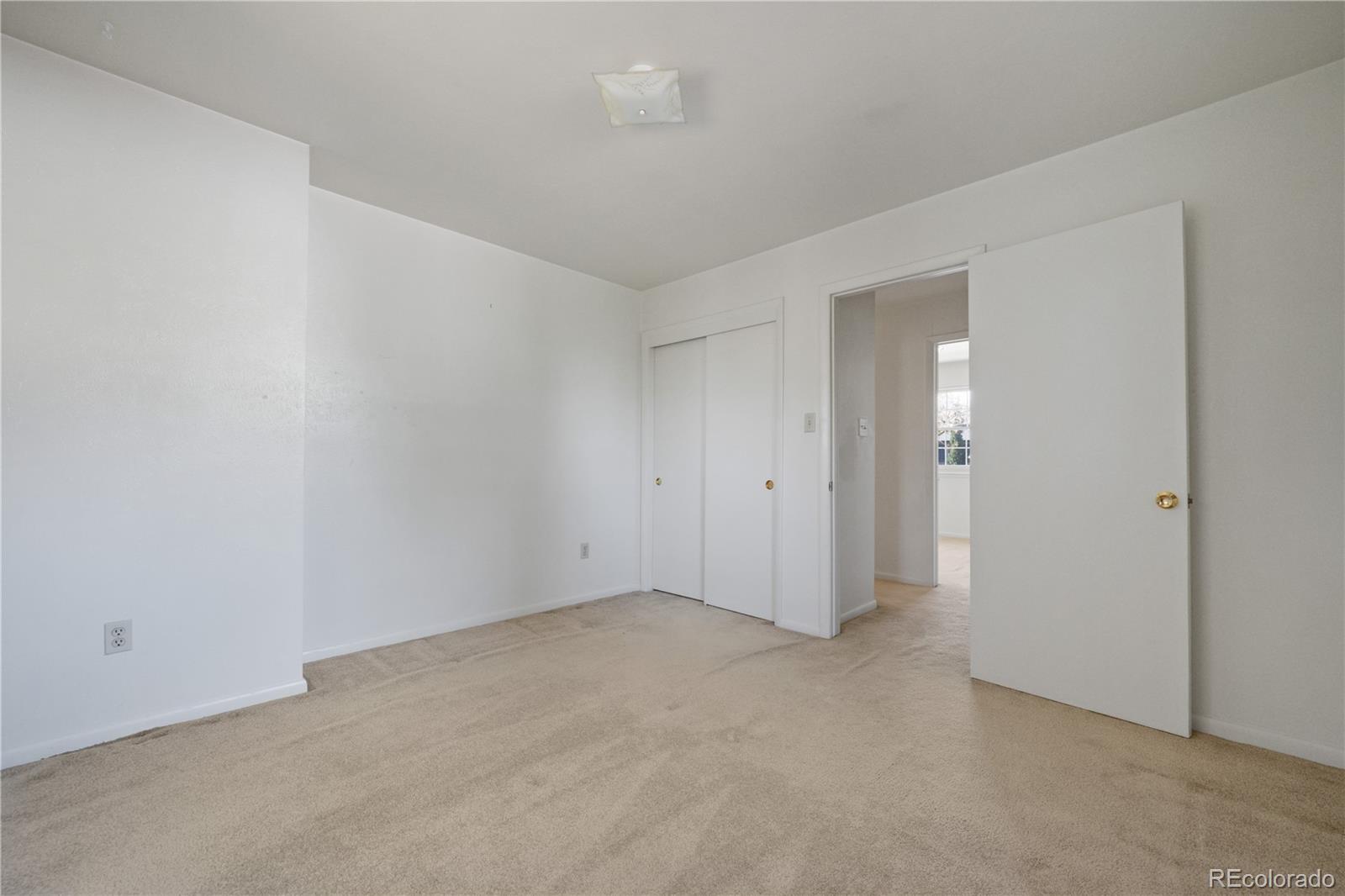 6152 S Kearney Street