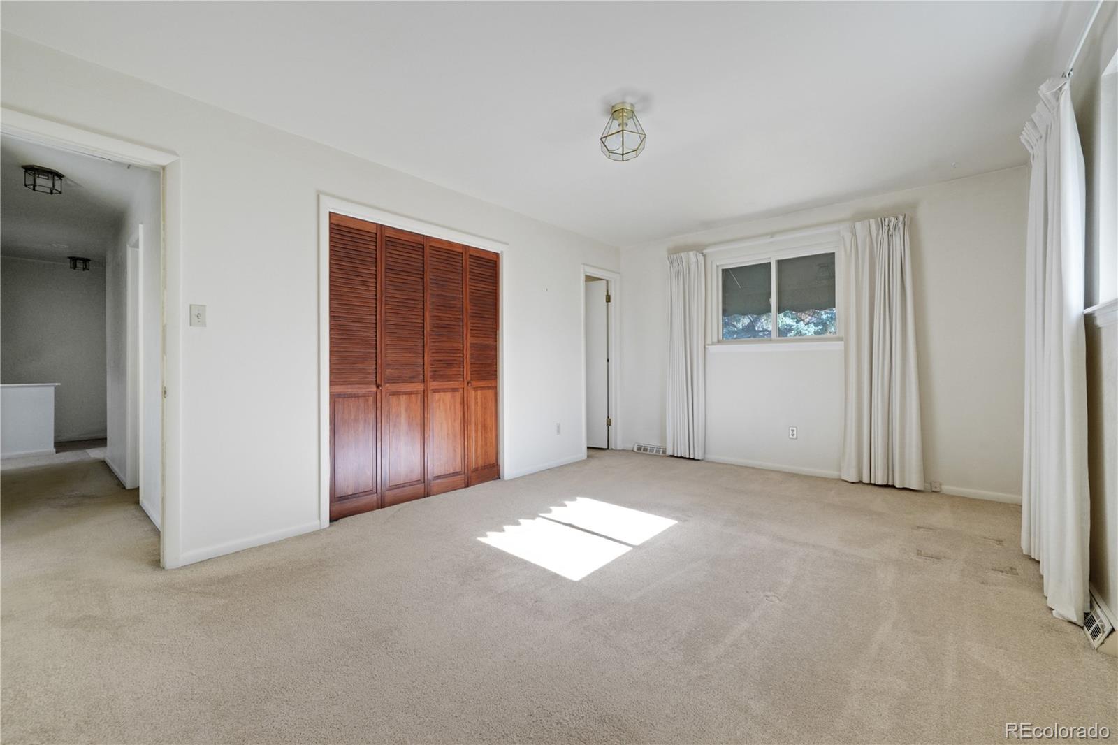 6152 S Kearney Street