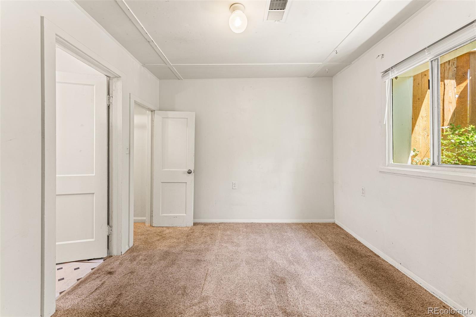 5550 S Windermere Street