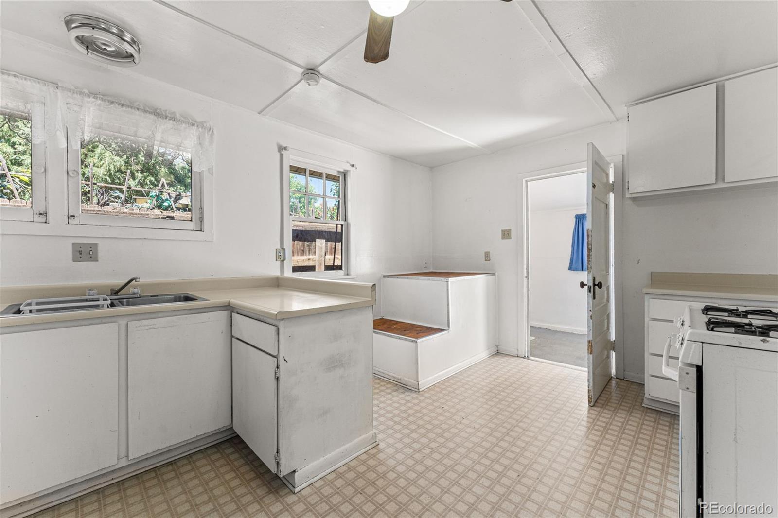 5550 S Windermere Street