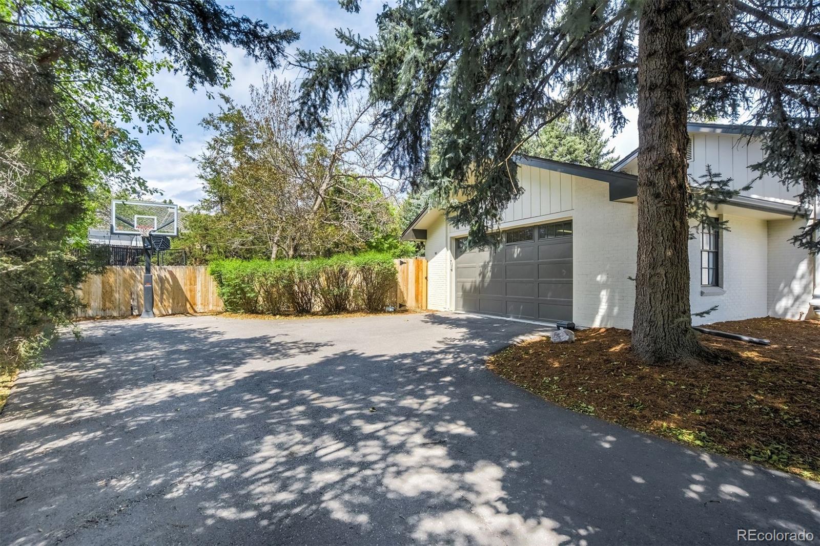 5071 Sanford Circle W