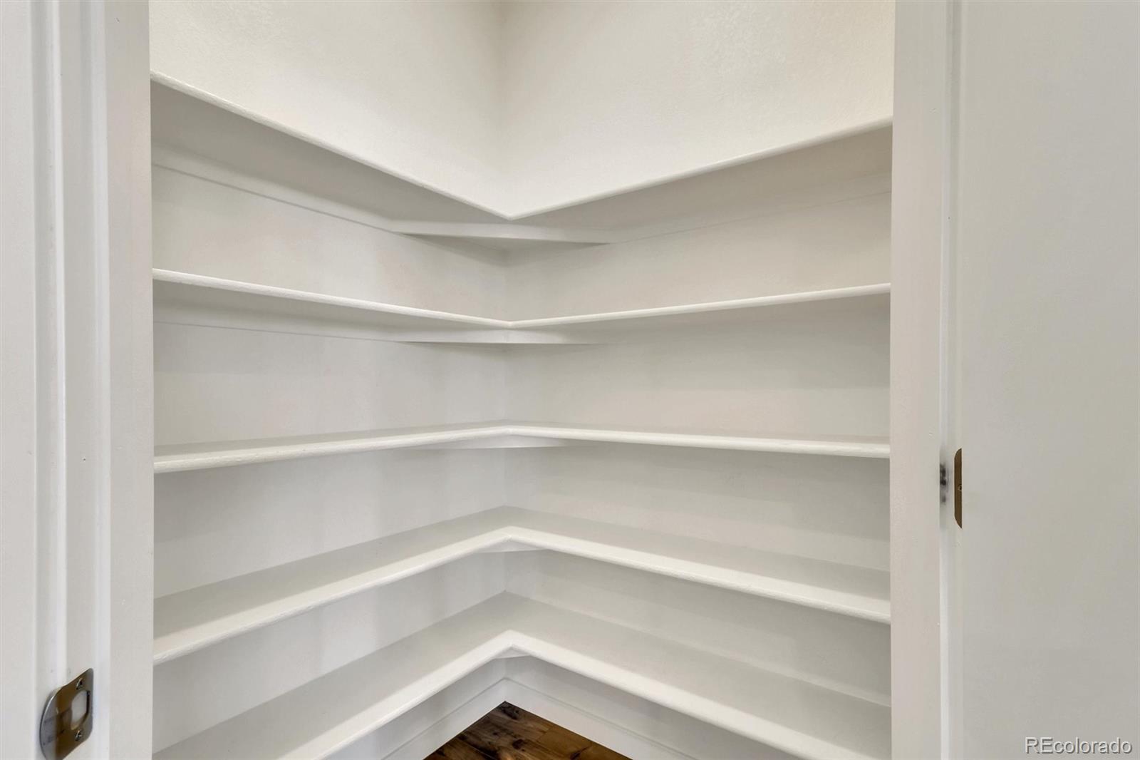 108 S Waterloo Street